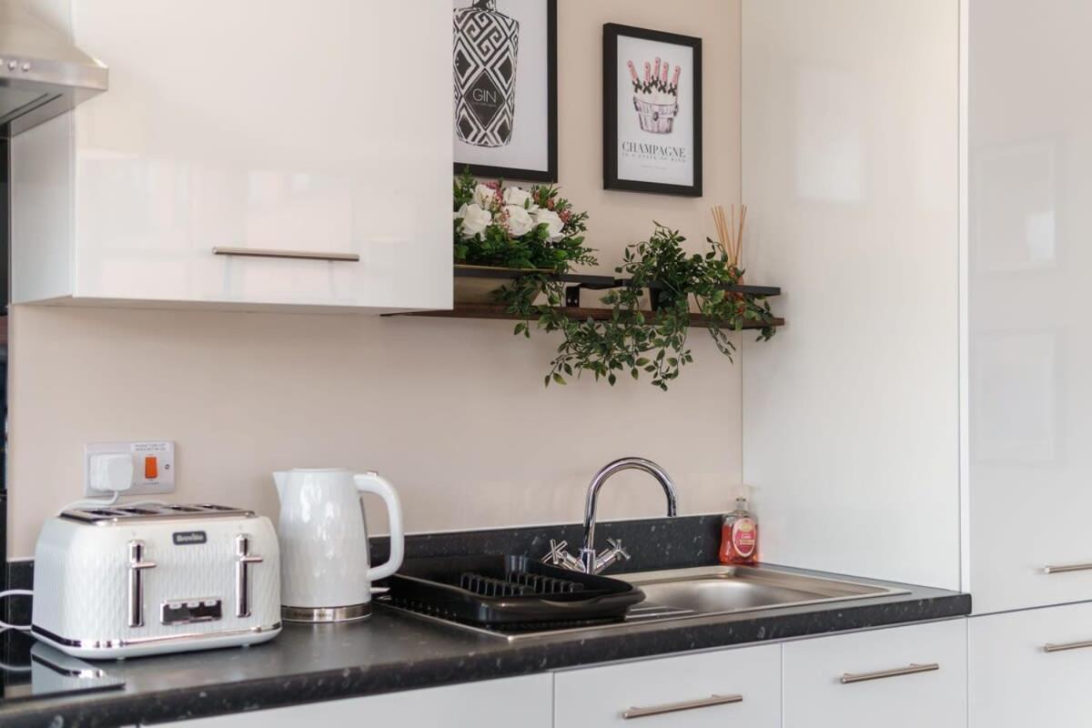 2 Bedroom Modern Apartment In Manchester Exterior foto